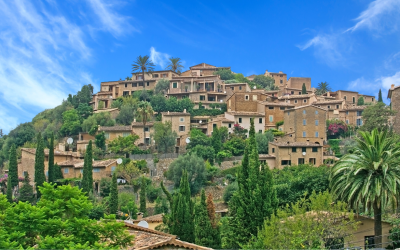 Deià: el refugio de artistas entre mar y montaña